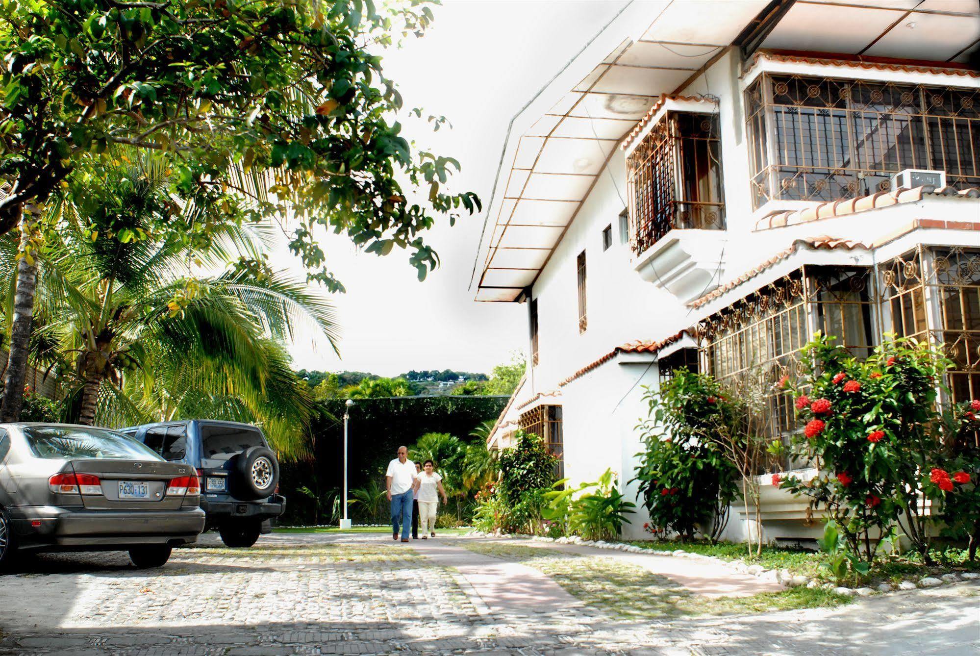 Hotel Santa Elena Antiguo Cuscatlán Eksteriør bilde