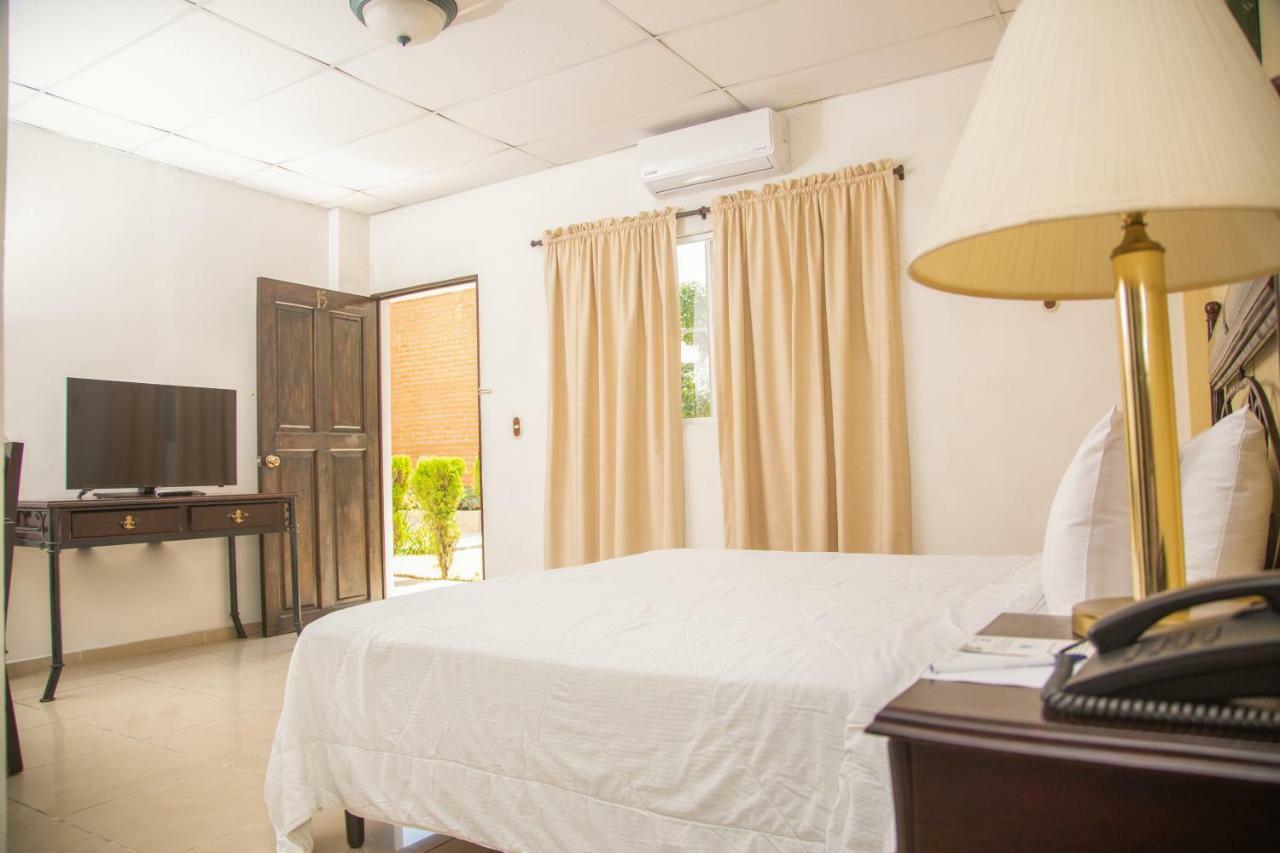 Hotel Santa Elena Antiguo Cuscatlán Eksteriør bilde